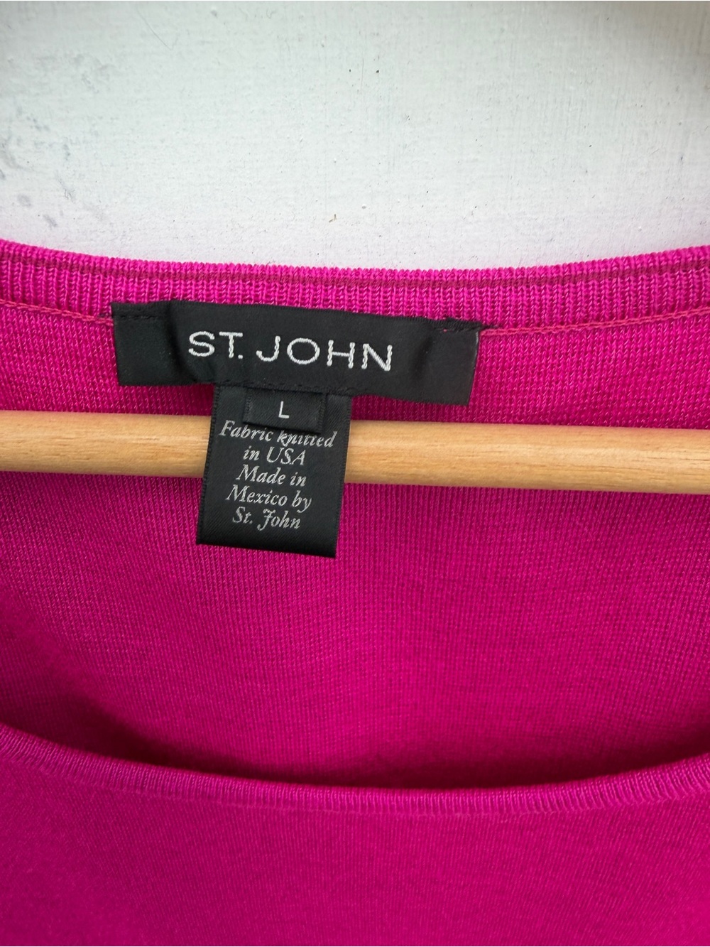 St. John Bright Fuchsia Sleeveless Knit Tank wool blend - Picture 3 of 6